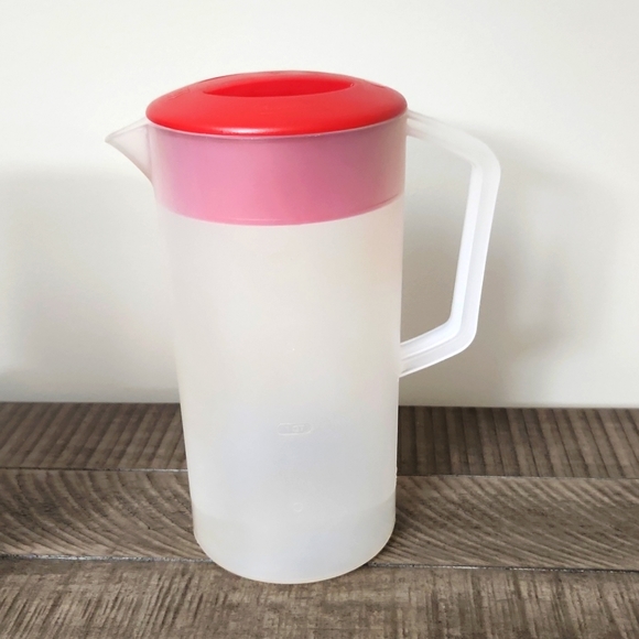 Rubbermaid Kitchen Rubbermaid Pitcher 2 Quart Clear W Red Lid Made In Usa Poshmark